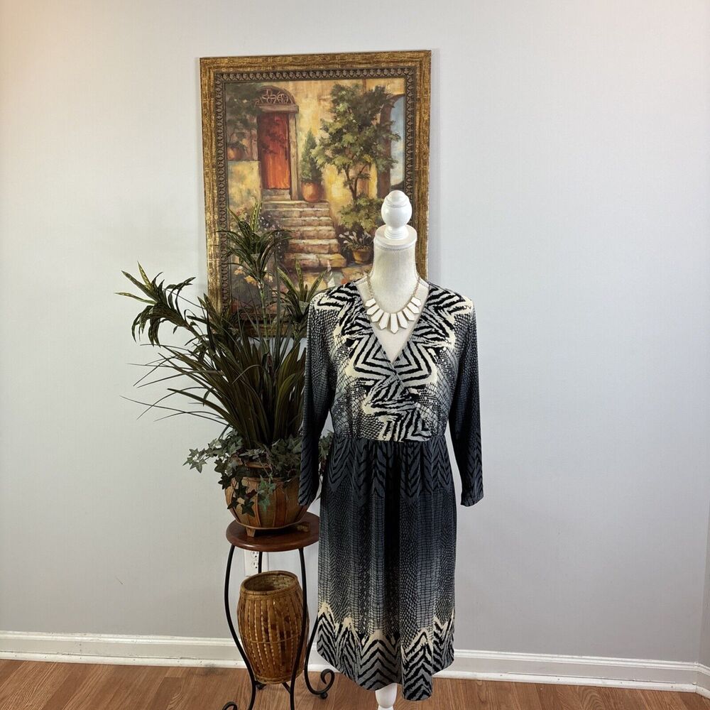 Chico’s 1 Women Animal Print Dress 3/4 Sleeve V-Neck Collarless Stretch‎